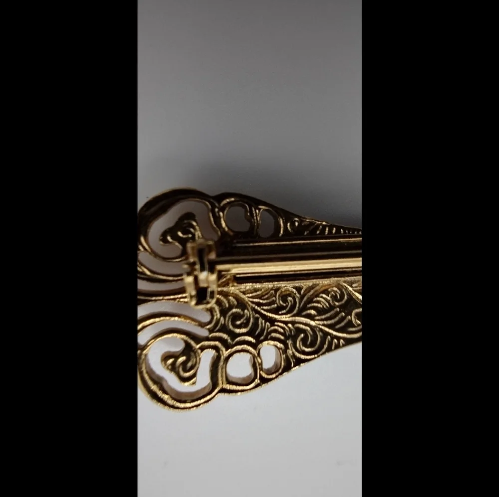 Vintage Victorian style Brooch